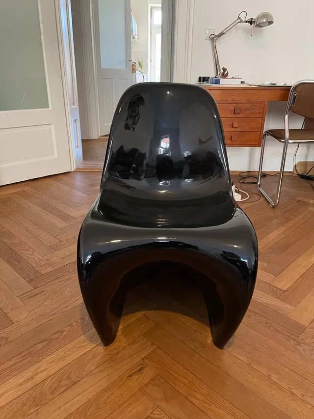 Vitra Panton chair replica image 3